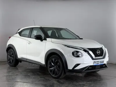 Używany Nissan Juke Acenta 114 KM (83 kW) 2023 Biały SUV