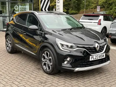 Used Renault Captur Techno 142 HP (104 kW) 2023 Diamond black SUV