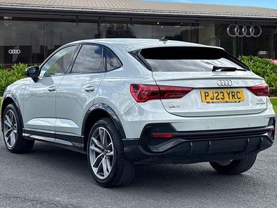 Begagnad Audi Q3 Black Edition 150 HK (110 kW) 2023 Silver SUV