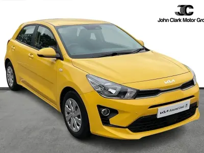 Used Kia Rio 84 HP (61 kW) 2023 Yellow Hatchback