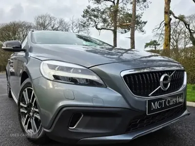 Used Volvo V40 CC 120 HP (88 kW) 2017 Estate