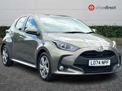 Gebraucht Toyota Yaris Hybrid 116 PS (85 kW) 2025 Braun Kleinwagen