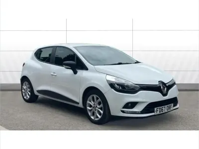 Used Renault Clio Play 120 HP (88 kW) 2018 White Hatchback
