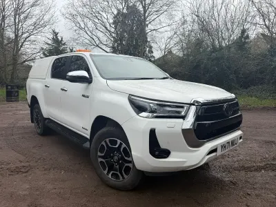 Used Toyota HiLux 204 HP (150 kW) 2021 White Pickup