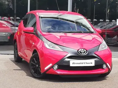 Used Toyota Aygo x-style 68 HP (50 kW) 2017 Red Hatchback