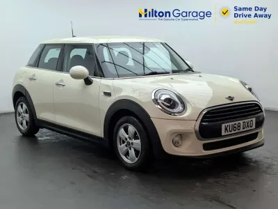 Usado Mini Cooper Hatch 2018 Branco Citadino