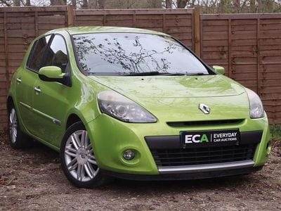 Used Renault Clio II Initiale 2010 Green Hatchback