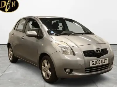 Używany Toyota Yaris 87 KM (63 kW) 2008 Srebrny Hatchback