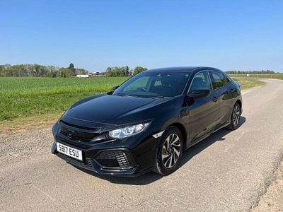 Begagnad Honda Civic SE 2017 Svart Halvkombi