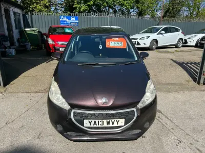 Used Peugeot 208 Access 82 HP (60 kW) 2013 Red Hatchback