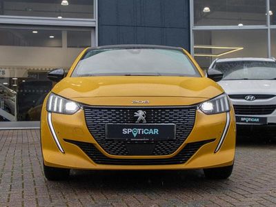 Used Peugeot 208 Premium 99 HP (72 kW) 2022 Yellow Hatchback