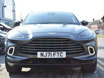 Usado Aston Martin DBX 550 CV (404 kW) 2021 Plateado SUV