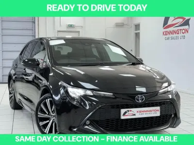 Usado Toyota Corolla Design 122 CV (89 kW) 2021 Negro Utilitario