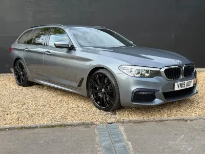 Usado BMW 530 M Sport 2019 Azul Familiar