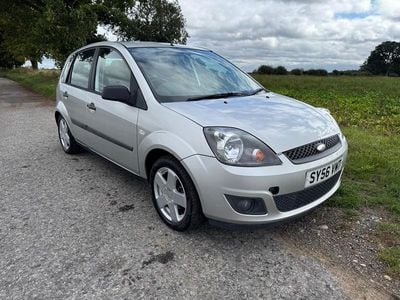 Silver Used 2006 Ford Fiesta Zetec Hatchback | £1,595 (Fair price)