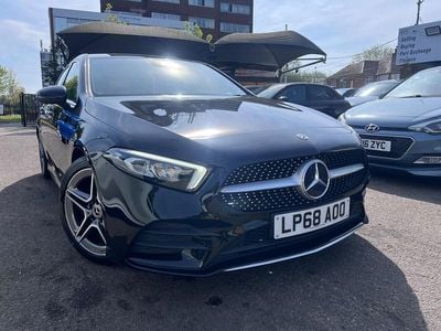 Begagnad Mercedes A200 AMG line 2018 Svart Halvkombi