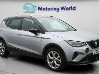 Begagnad Seat Arona FR 116 HK (85 kW) 2024 Silver SUV