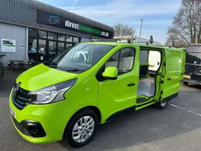 Usado Renault Trafic 120 CV (88 kW) 2019 Verde Monovolumen