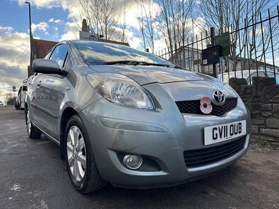 Silver Used 2011 Toyota Yaris Hatchback | £4,995 (A bit pricey)