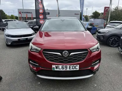 Used Vauxhall Grandland X SRi 128 HP (94 kW) 2020 Red SUV