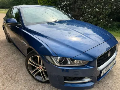 Używany Jaguar XE R-Sport 2015 Niebieski Sedan/Limuzyna