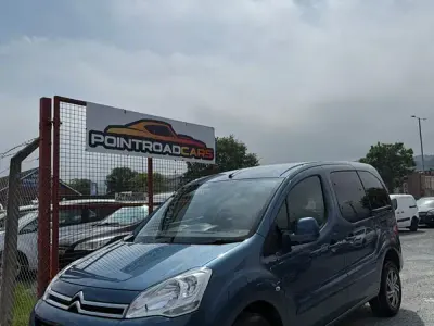 Used Citroën Berlingo Feel 100 HP (73 kW) 2017 Blue MPV