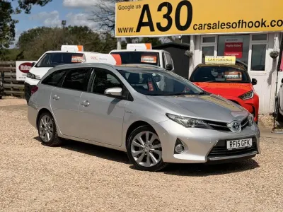 Used Toyota Auris Hybrid