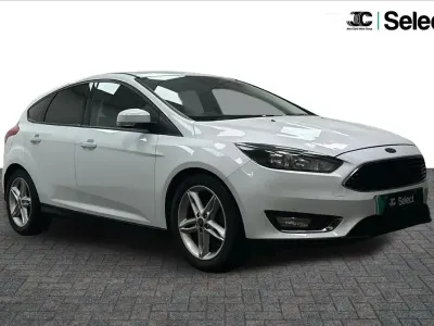 Used Ford Focus Titanium 117 HP (86 kW) 2016 White Hatchback
