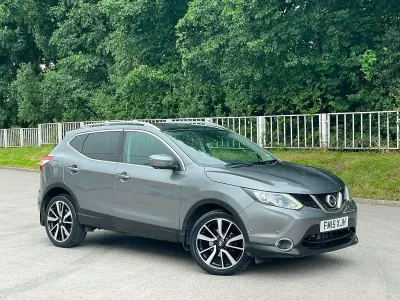 Used Nissan Qashqai Tekna 130 HP (95 kW) 2015 Grey SUV