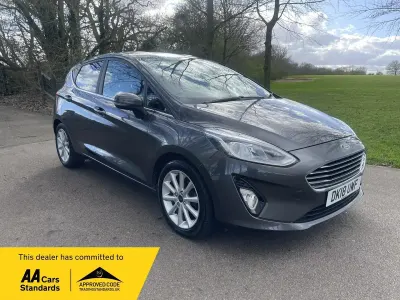 Used Ford Fiesta Titanium 100 HP (73 kW) 2018 Grey Hatchback