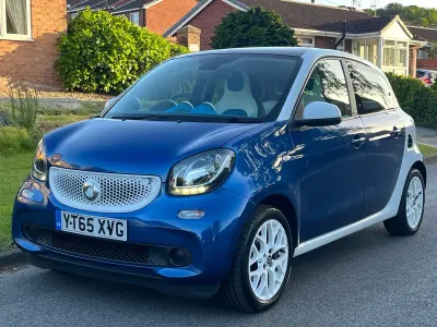 Used Smart ForFour Premium 90 HP (66 kW) 2015 Blue Hatchback