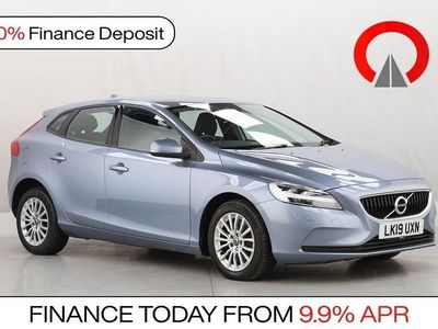 Used Volvo V40 Momentum 122 HP (89 kW) 2019 Blue Hatchback