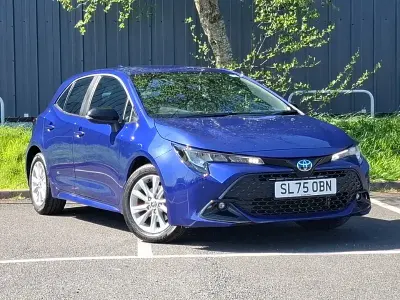 Used Toyota Corolla 140 HP (102 kW) 2025 Blue Hatchback