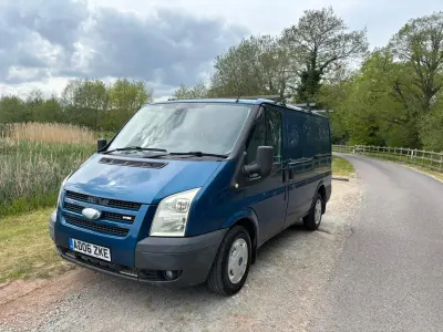 Begagnad Ford Transit 85 HK (62 kW) 2006 Blå Van