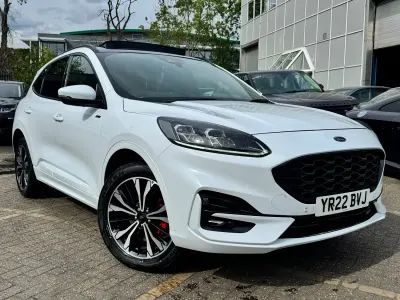 Usado Ford Kuga ST-Line X 225 HP (165 kW) 2022 Branco SUV