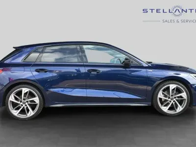 Usado Audi A3 Sportback Design 150 CV (110 kW) 2022 Azul Utilitario