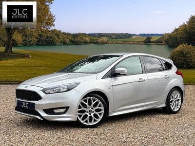 Used Ford Focus ST-Line 125 HP (91 kW) 2017 Silver Hatchback