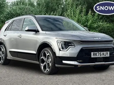 Usado Kia Niro 137 HP (100 kW) 2025 Cinzento SUV