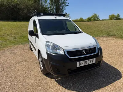Begagnad Peugeot Partner 2018 Vit