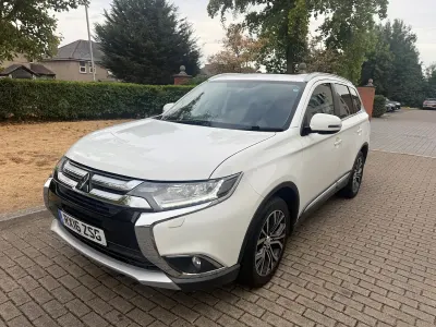 Used Mitsubishi Outlander 2016 White SUV