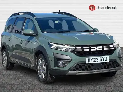 Begagnad Dacia Jogger Expression 110 HK (80 kW) 2023 Grön Minibuss