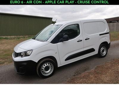 White Used 2024 Peugeot Partner Premium MPV | £11,490 (Fair price)