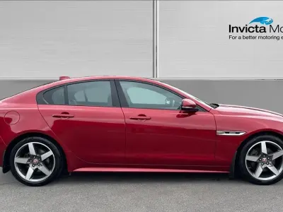 Used Jaguar XE R-Sport 180 HP (132 kW) 2017 Firenze red metallic Sedan