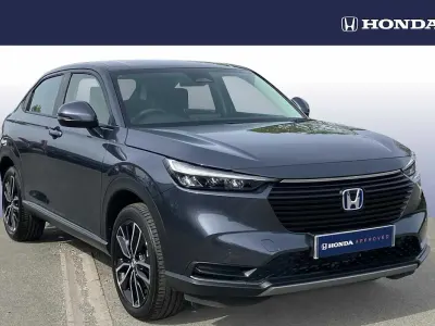 Käytetty Honda HR-V Elegance 131 HP (96 kW) 2024 Harmaa Katumaasturi