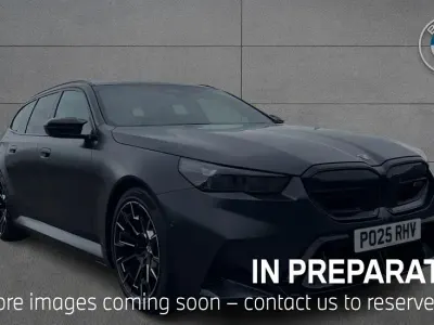 Begagnad BMW M5 Comfort Edition 717 HK (527 kW) 2025 Grå Kombi