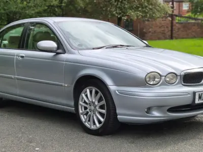 Usado Jaguar X-type 196 HP (144 kW) 2006 Prateado Sedan