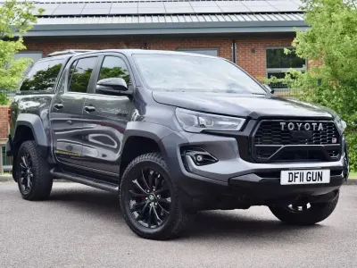 Używany Toyota HiLux Sport 204 KM (150 kW) 2025 Szary Pickup