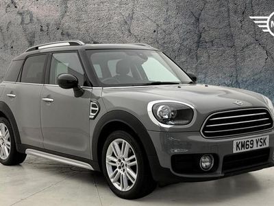 Usado Mini Cooper Countryman Exclusive 134 HP (98 kW) 2020 Cinzento SUV
