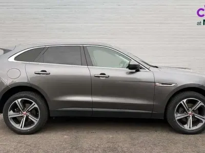 Begagnad Jaguar F-Pace Portfolio 250 HK (183 kW) 2018 Grå SUV