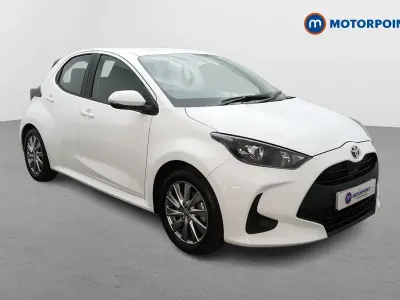 Usado Toyota Yaris Hybrid 2023 Branco Citadino
